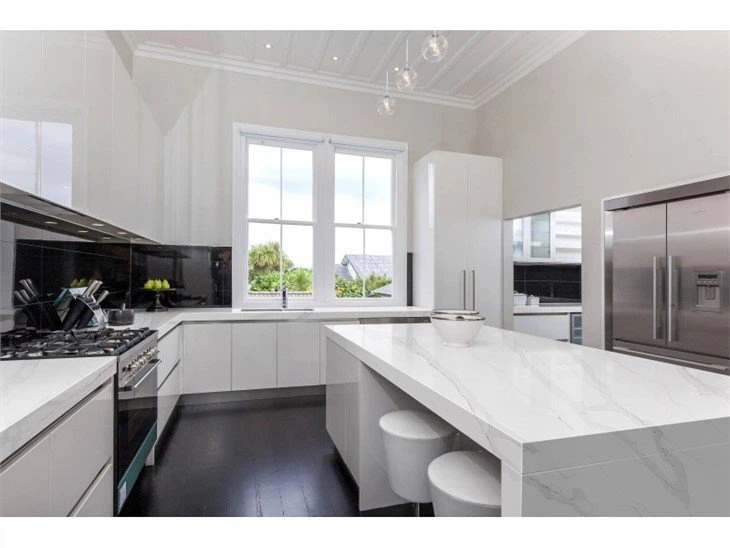 Marble Effect Calacatta Gold Quartz Slab (2)